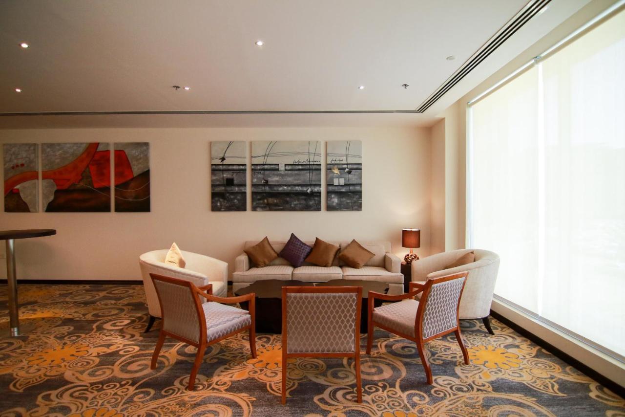 Centara Muscat Hotel Oman Εξωτερικό φωτογραφία